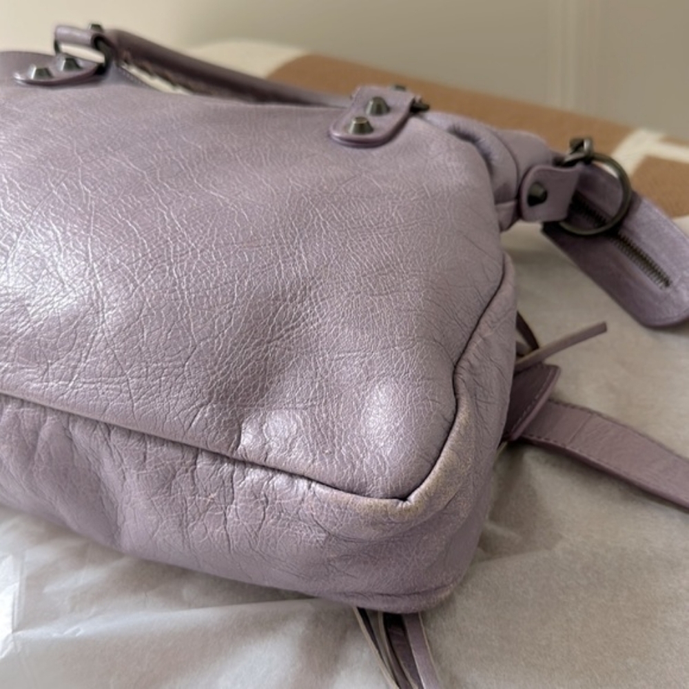 BALENCIAGA City glycine Lavender Purple Leather Handbag - Picture 3 of 6